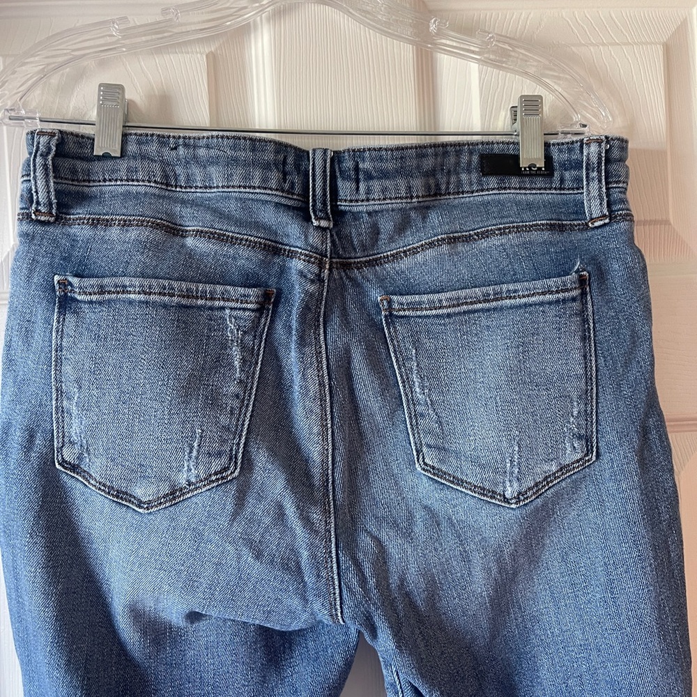 Kut from the Kloth Frayed Hem Cropped Jeans in Blue - Picture 5 of 9